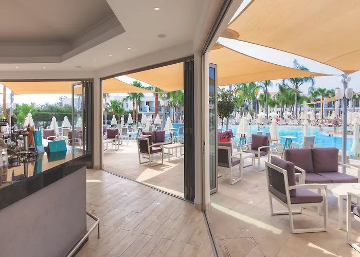 Olympic Lagoon Station touristique 5*