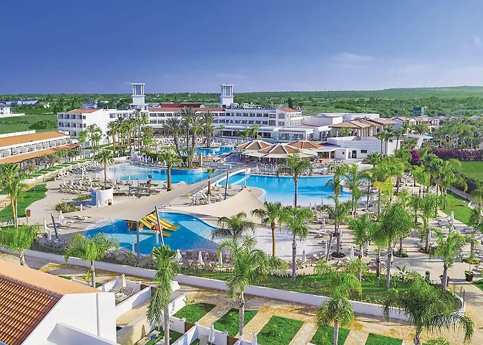 Курортный комплекс Olympic Lagoon 5*