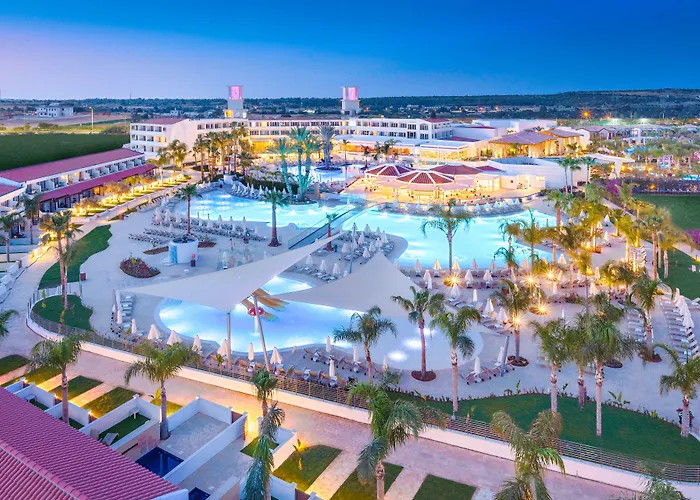 Olympic Lagoon Ajía Nápa